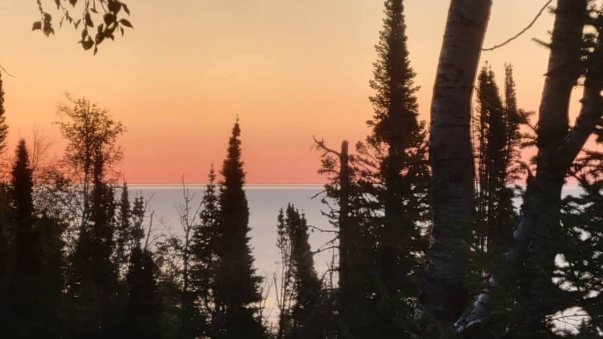 Grand Marais Apartment | The Bear's Den At Sweet Dreams Overlook