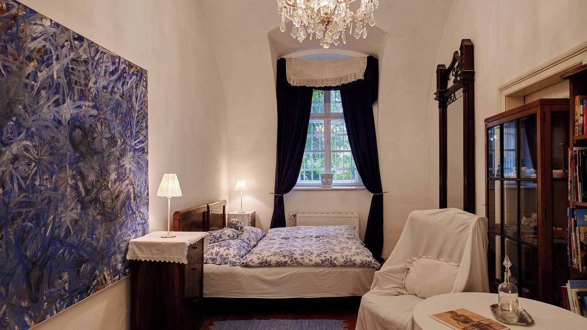 Krems an der Donau Apartment | The beautiful Blue at Schloss Hollenburg