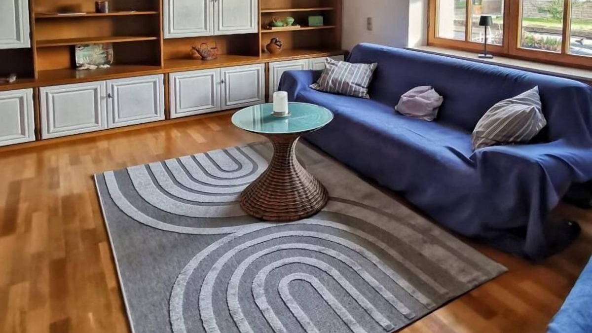 Selters Apartment | The beautiful apartment with separate entrance is on the 1st floor and accessible via 7 steps. The apartment is quietly located and only a few minutes away from the town center. The living space of 62 sqm consists of one bedroom with a.