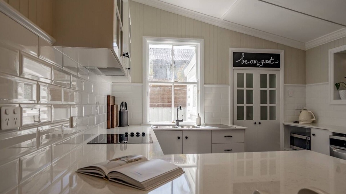 Centenary Heights House | The Beautiful 'Cottage On Geddes'