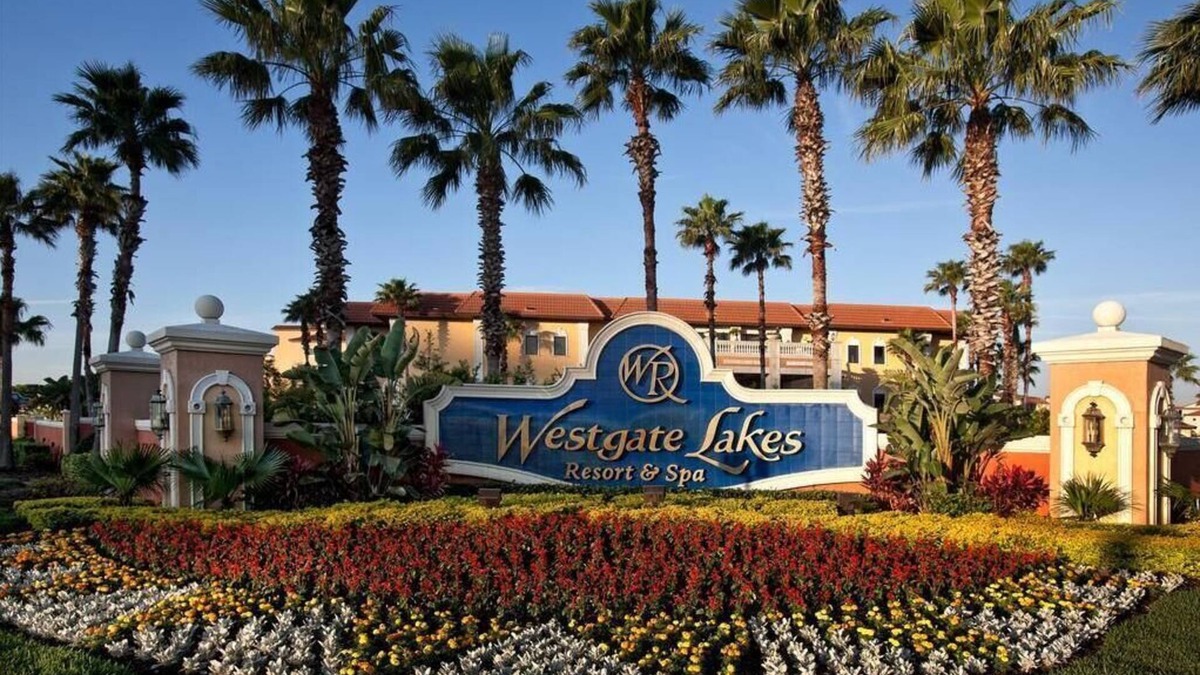 Florida Central Atlantic Coast Condo | The beautiful lakefront Westgate Lakes Resort & Spa is a tropical paradise