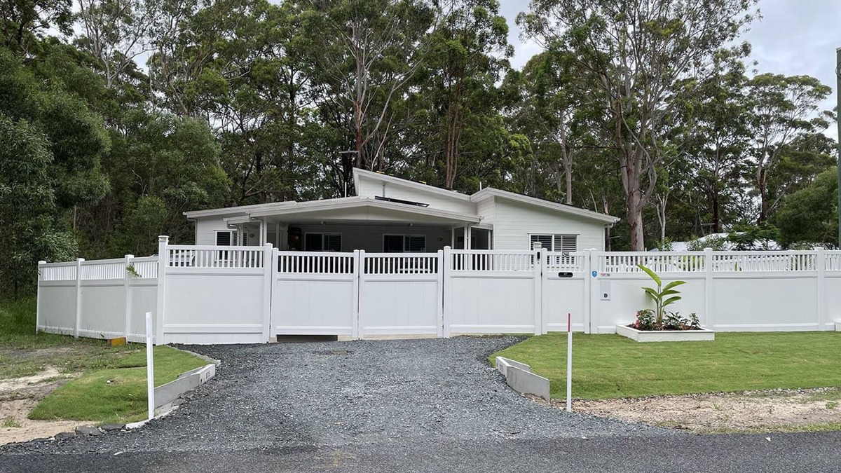 Brisbane Waterfront House | The Bedside Manor