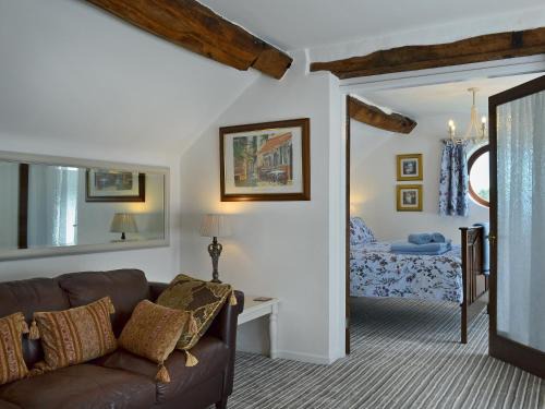 Balterley House | The Beehive