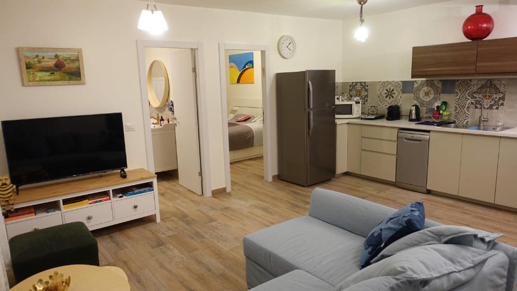 Mamilla House | The Bell-Tower Cottage