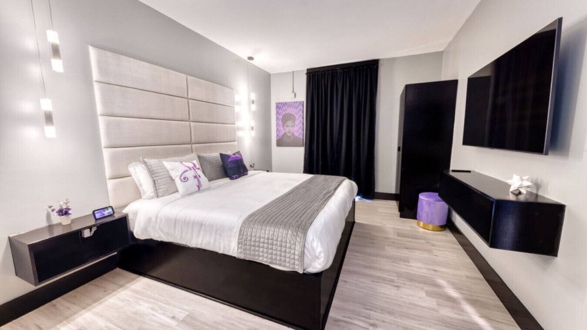 Biloxi Hotel | The Bella's Purple Prince Suite, Sleeps 2, Private Balcony