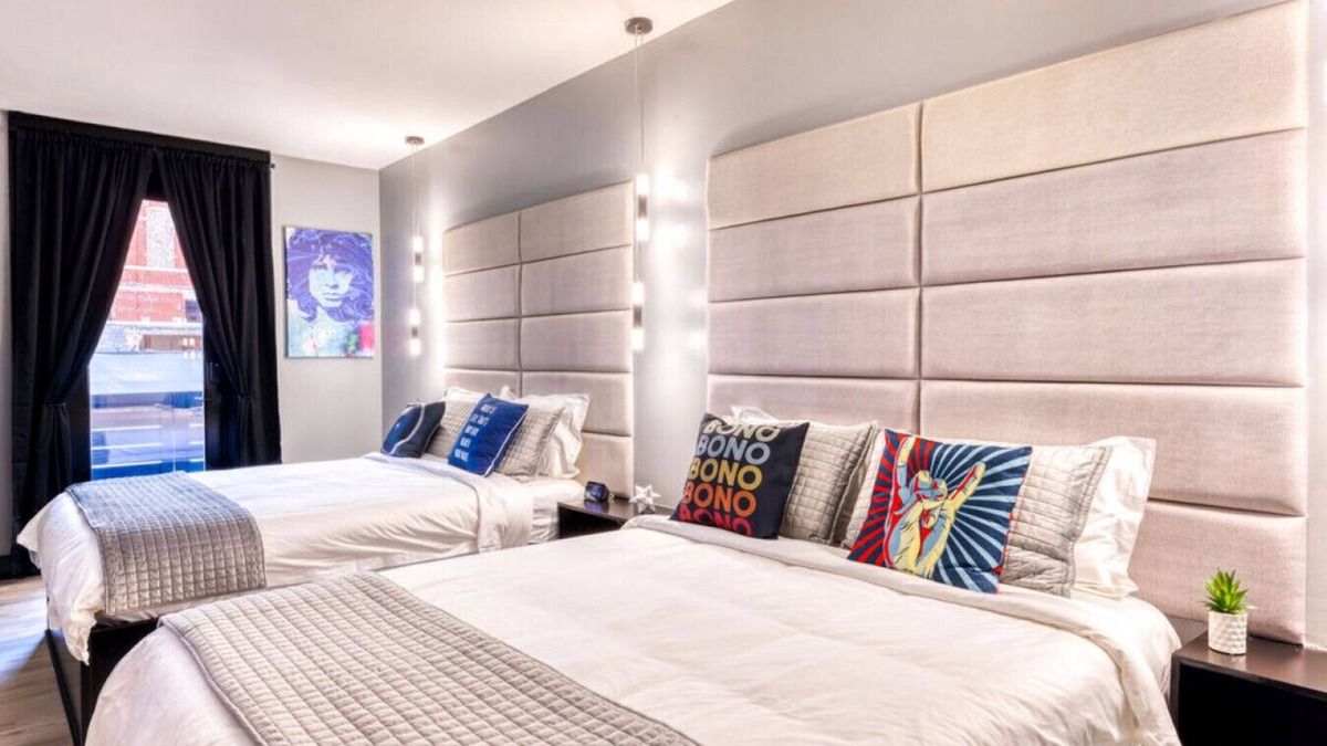 Biloxi Hotel | The Bella's Rocker's Rhapsody Suite, Sleeps 4, 2 Queens, Private Patio