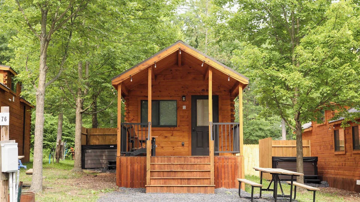 Mingoville Cabin | The Bellefonte Campground presents: Tiny Home | 1 Bedroom with HOT TUB