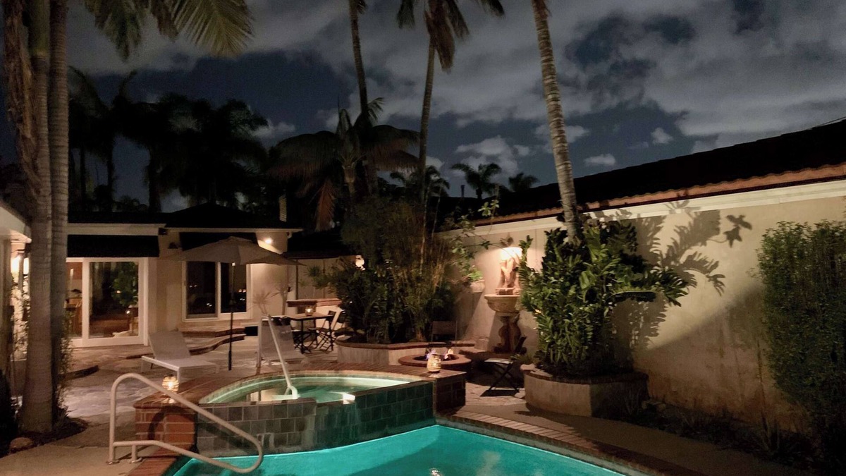 Belmont Park House | The Belmont Beach Bungalow Pool & Hot Tub!