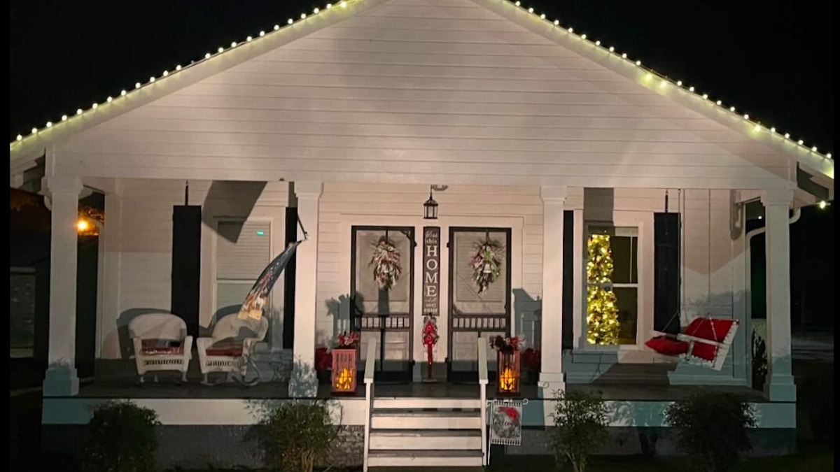 Belmont House | The Belmont Cottage is a 100 year old charmer located near Town Square