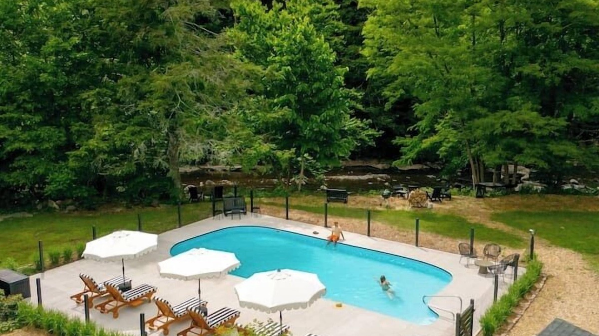Phoenicia House | The Bend: Boutique Stays - Pool, Waterfront, Sauna