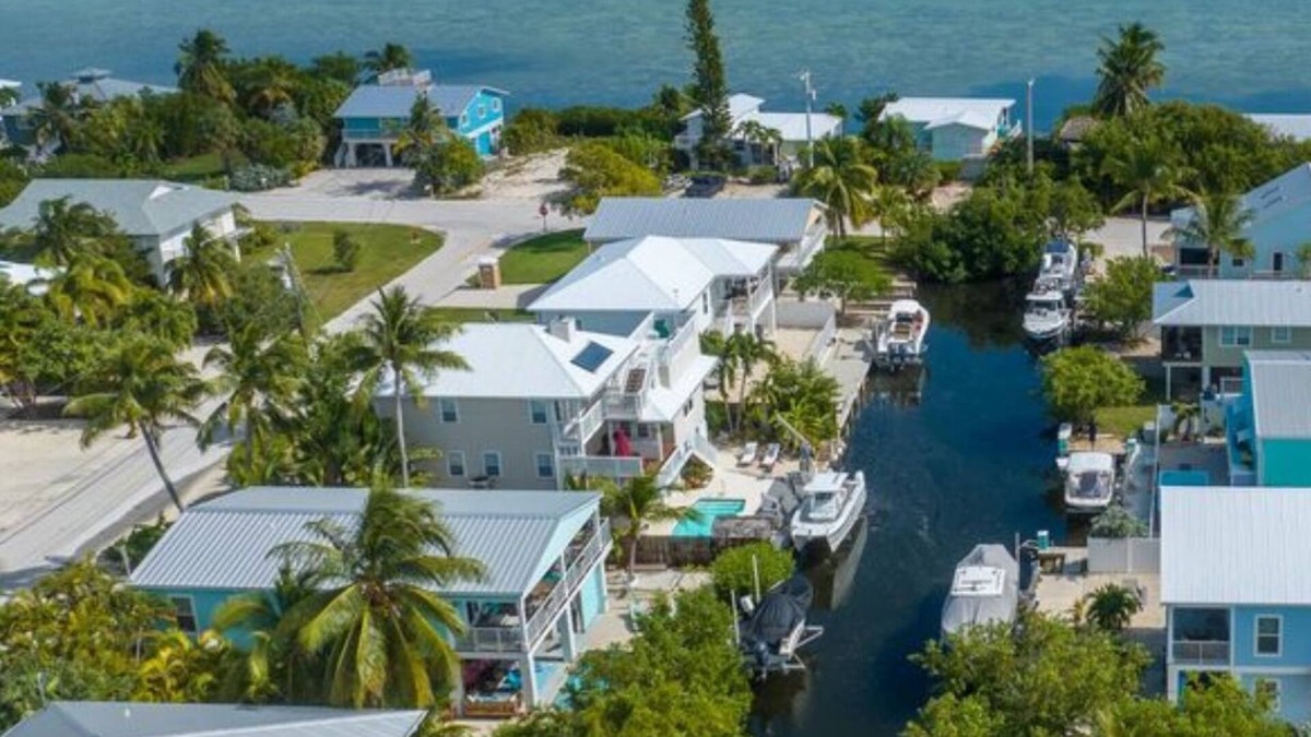 Ramrod Key House | The Bent Anchor-boat lift diving snorkeling fishing key deer 22 miles Key West