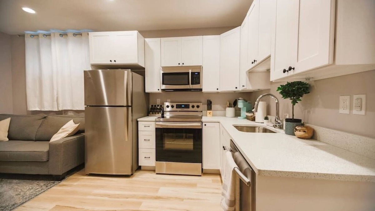Saskatoon Apartment | The Bentley - **Close to Downtown and River!!**❤️