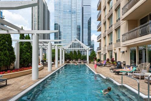 Rush and Division Apartment | The Bernardin Gold Coast Luxury Apartments Near Magnificent Mile