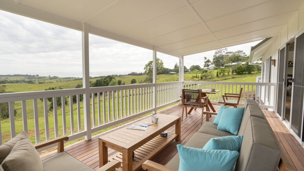 Coopers Shoot Cottage | The best Byron Bay has to offer - stunning views, total luxury and style.
