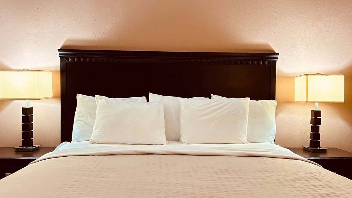Markham Hotel | The Best Inn & Suites