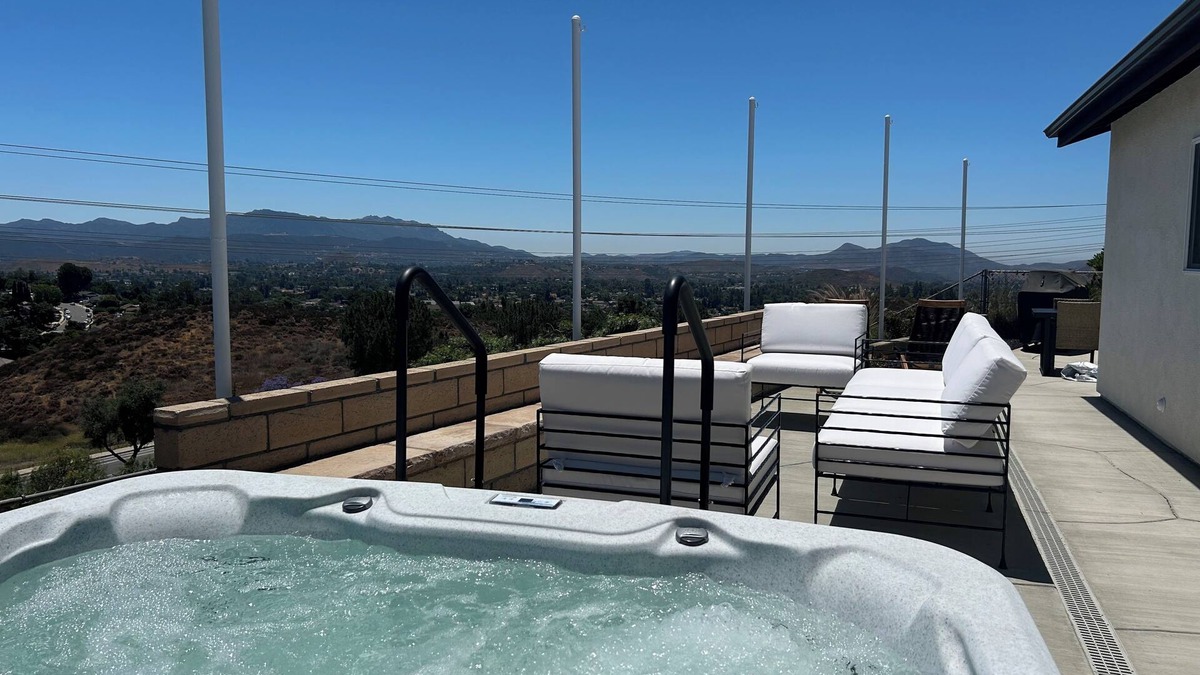 Thousand Oaks Cottage | "The Best" Jacuzzi View Private Luxury Guest Cottage-Better than a Room or Suite