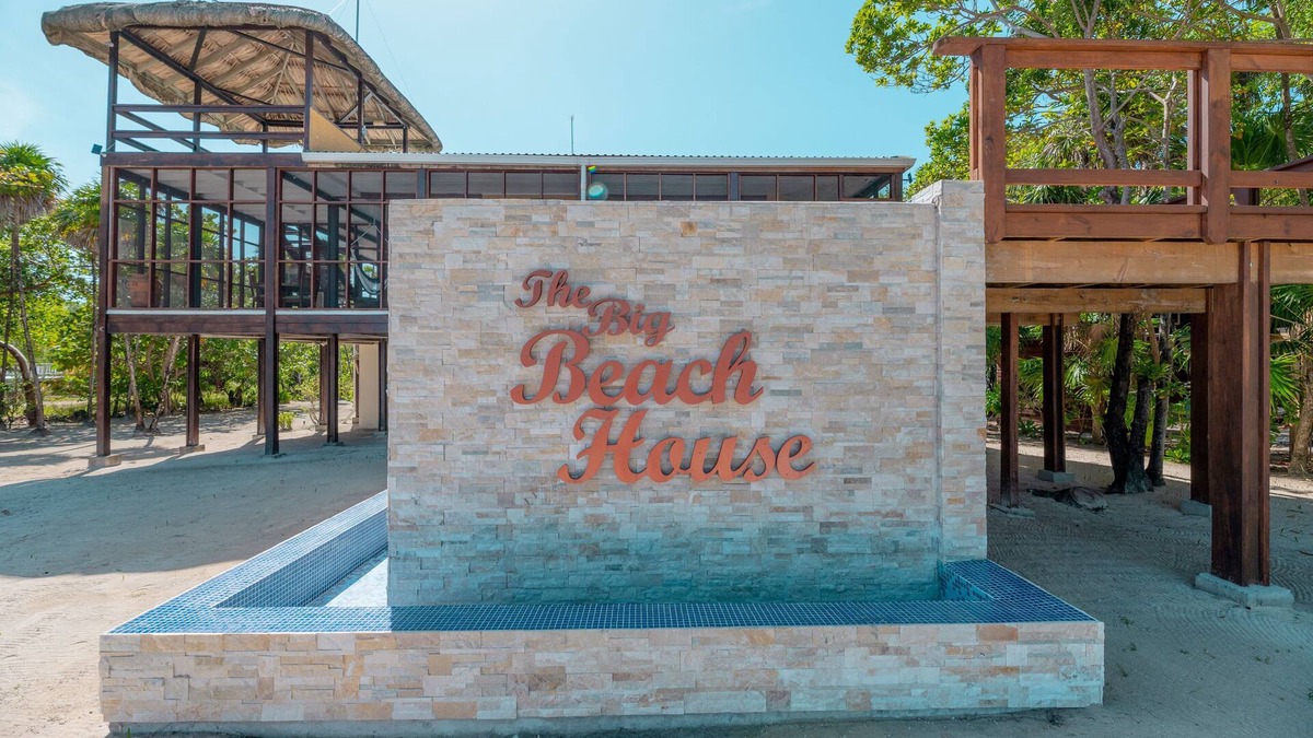 Milton Bight House | The Big Beach House.