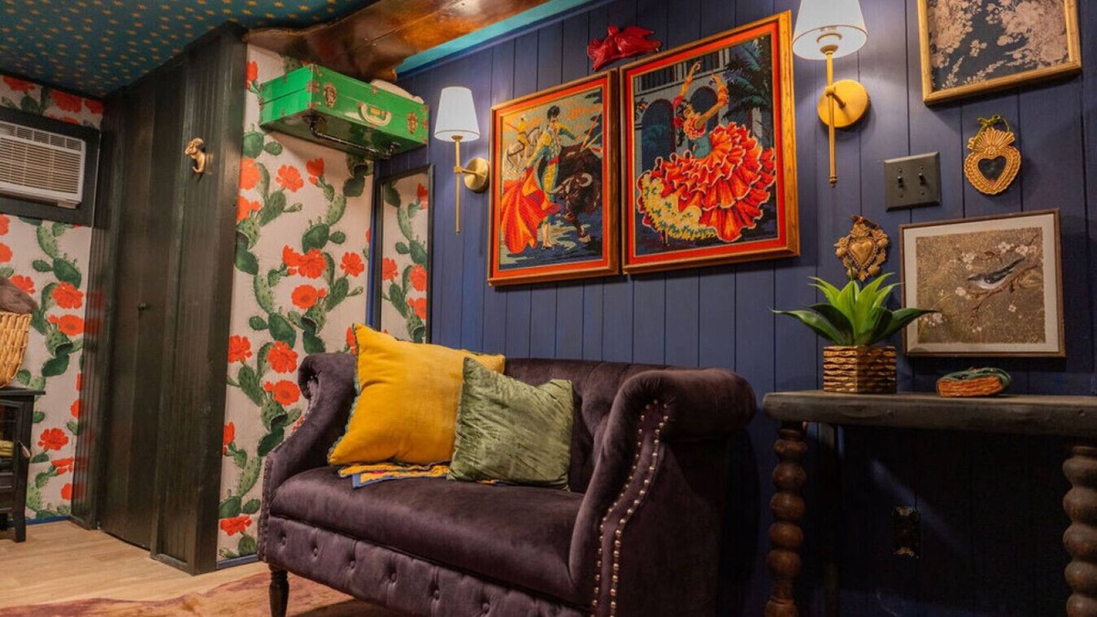 Alpine Apartment | The Big Dipper-Houseboat in the Big Bend