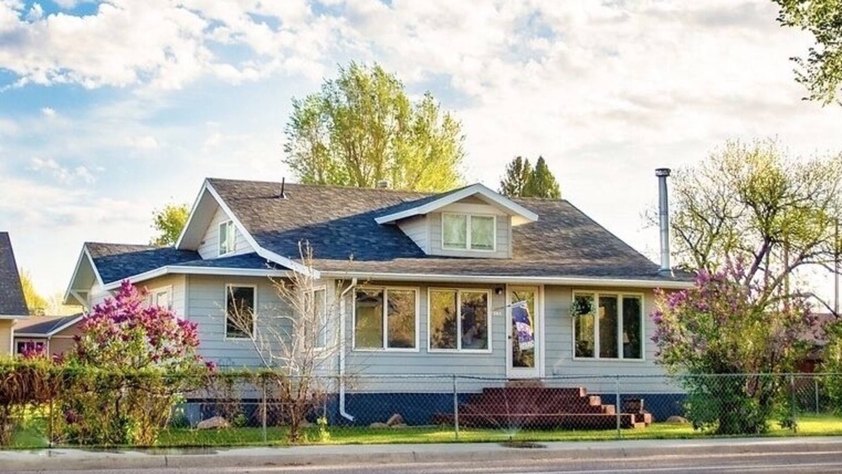 Ten Sleep House | The Big Horn Retreat: 4Bed/2Bath in Heart of Ten Sleep - Adventure meets Comfort