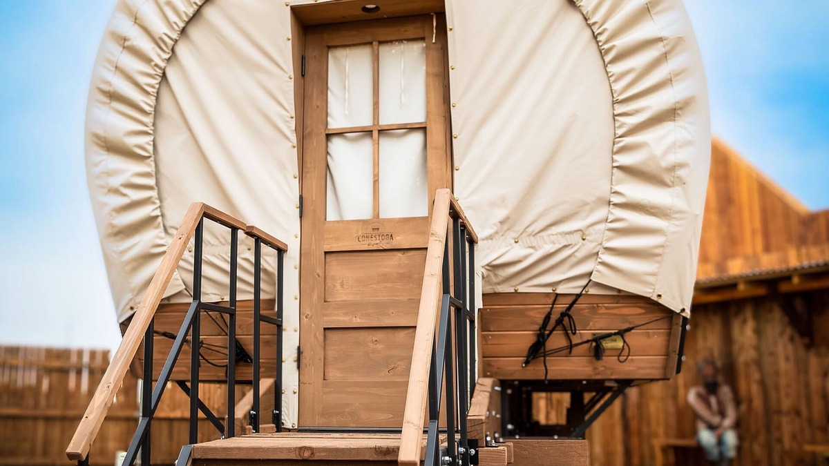 Amarillo Cabin | The Big Texan - Cabins & Wagons