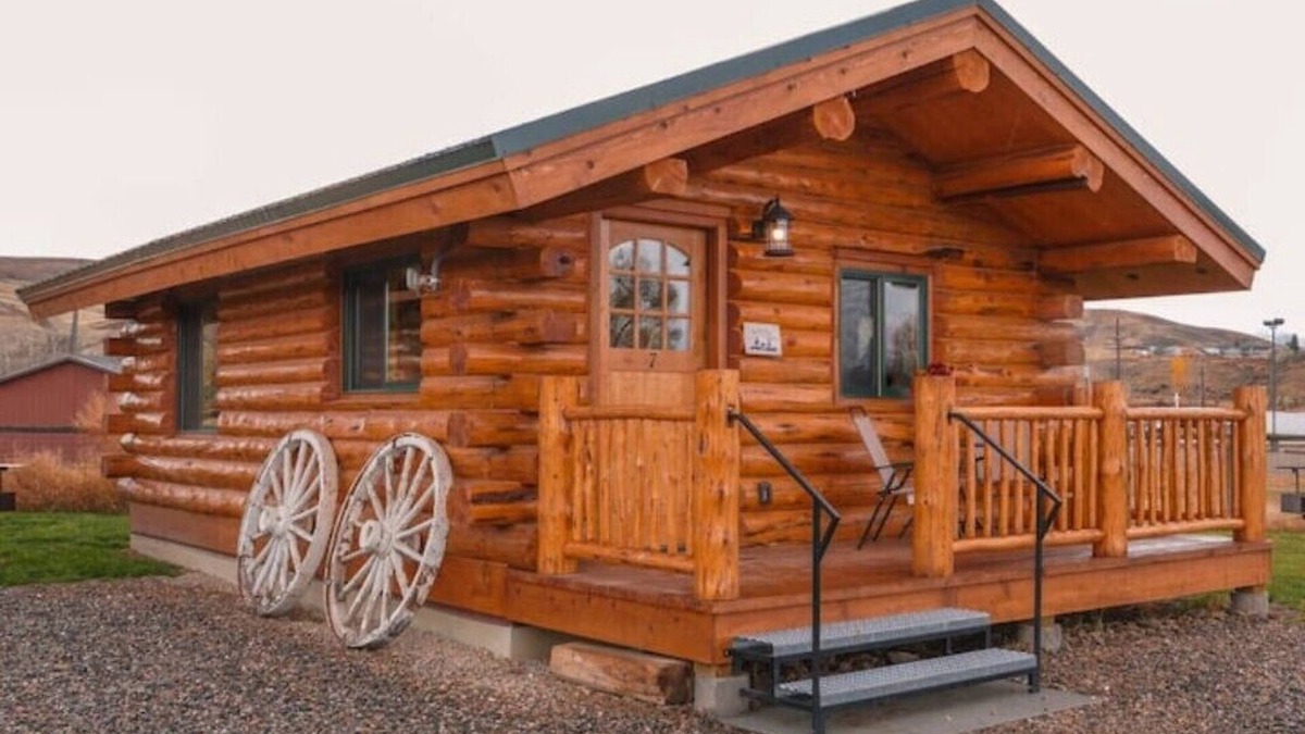 Salmon Cabin | The Bighole Cabin at J&J Cabins