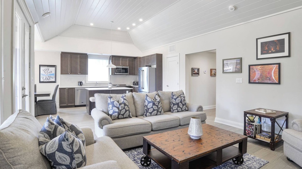 Minett House | The Birch Cottage (#16)