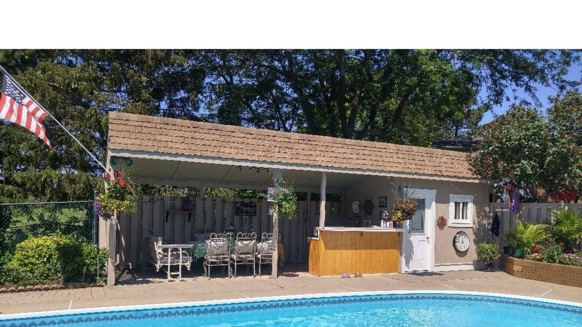 Historic Old Town House | The Birch Tree Cottage with Heated Salt Water Pool in Niagara on the Lake