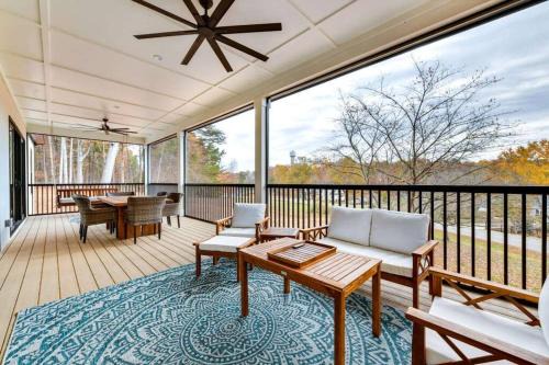 Mount Mourne House | The Birdhouse - Lake View with Dock