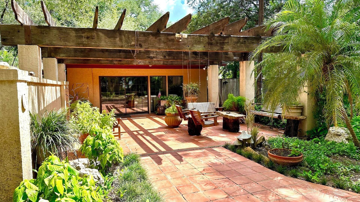 Monte Alto House | The Birdhouse on the Rio - A South Texas Retreat for Nature Lovers & Families!