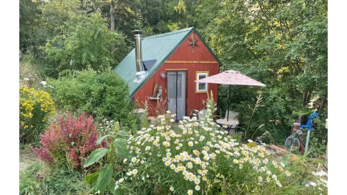 Sagle House | The Birds Nest Bunk House is a quiet sanctuary.