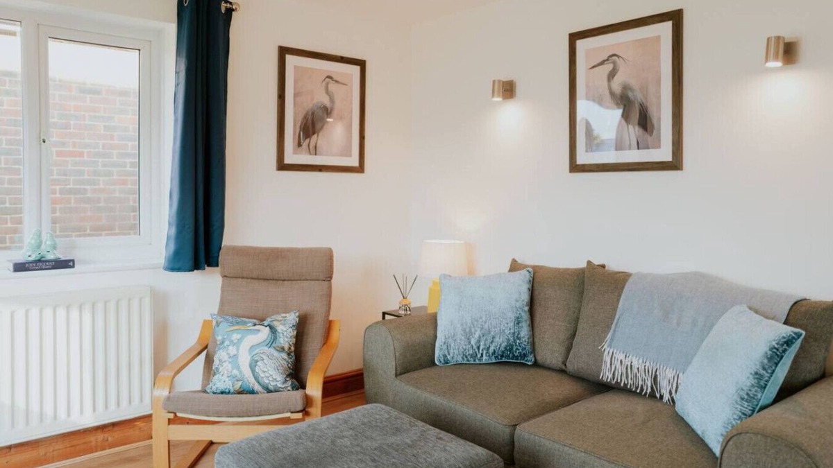 Warden House | The Bird’s Nest – Coastal Retreat & Pet Friendly