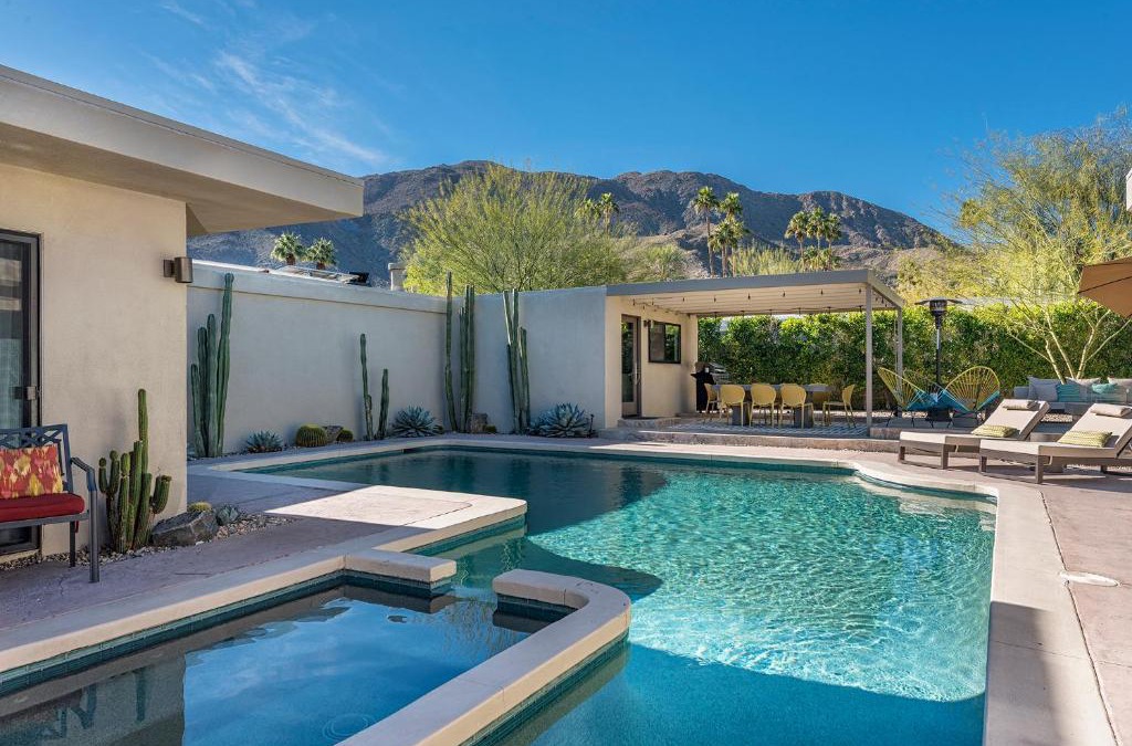 Magnesia Falls Cove House | The Biskra House