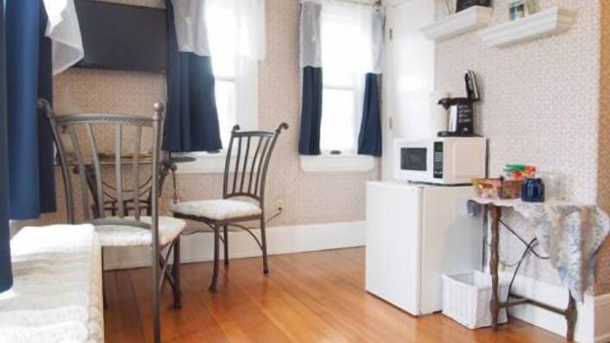 Hays Bed & Breakfast | The Bissing House