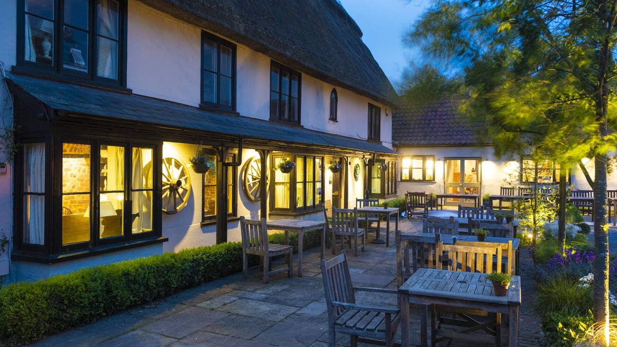 Cambridge Hotel | The Black Bull Inn