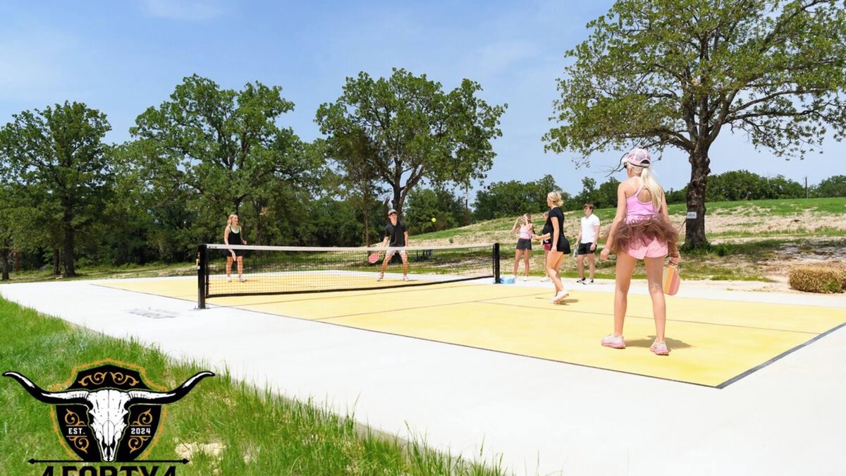 Alvord Cabin | The Black Crow | Couples’ Escape + Pickleball