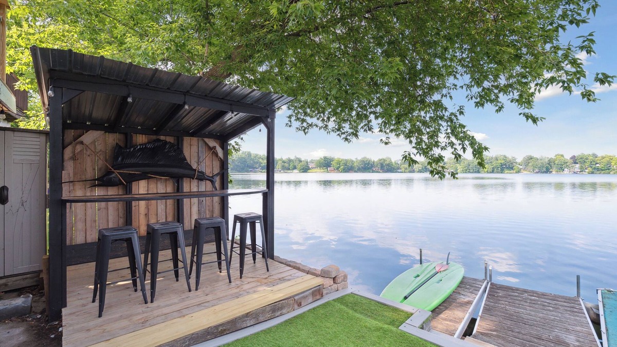 Brighton Cottage | The Black Marlin Lakehouse - Brighton MI Waterfront Cottage