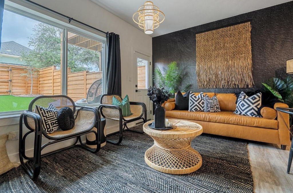 Highland Lake Estates House | The Black Sands I Outdoor Theatre I Game Room I TV
