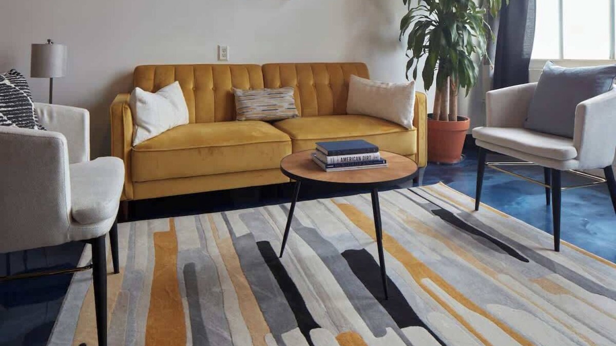 West Main Historic District Apartment | The Bleu (Amazing View)