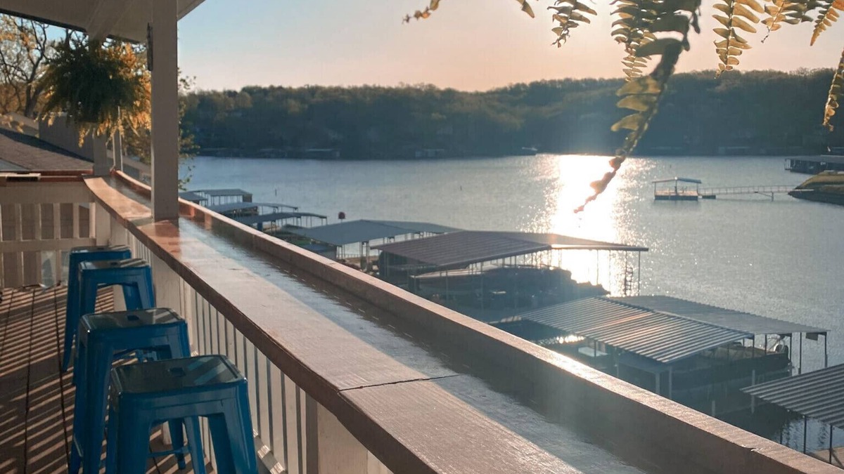 Linn Creek House | The Blue Bungalow - Private Dock/Quiet Cove - 3Bedroom/2 Bath