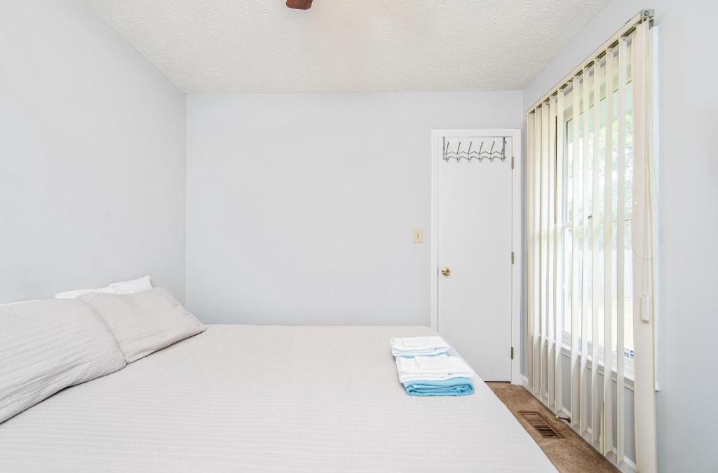Fayetteville House | The Blue Burble Inn
