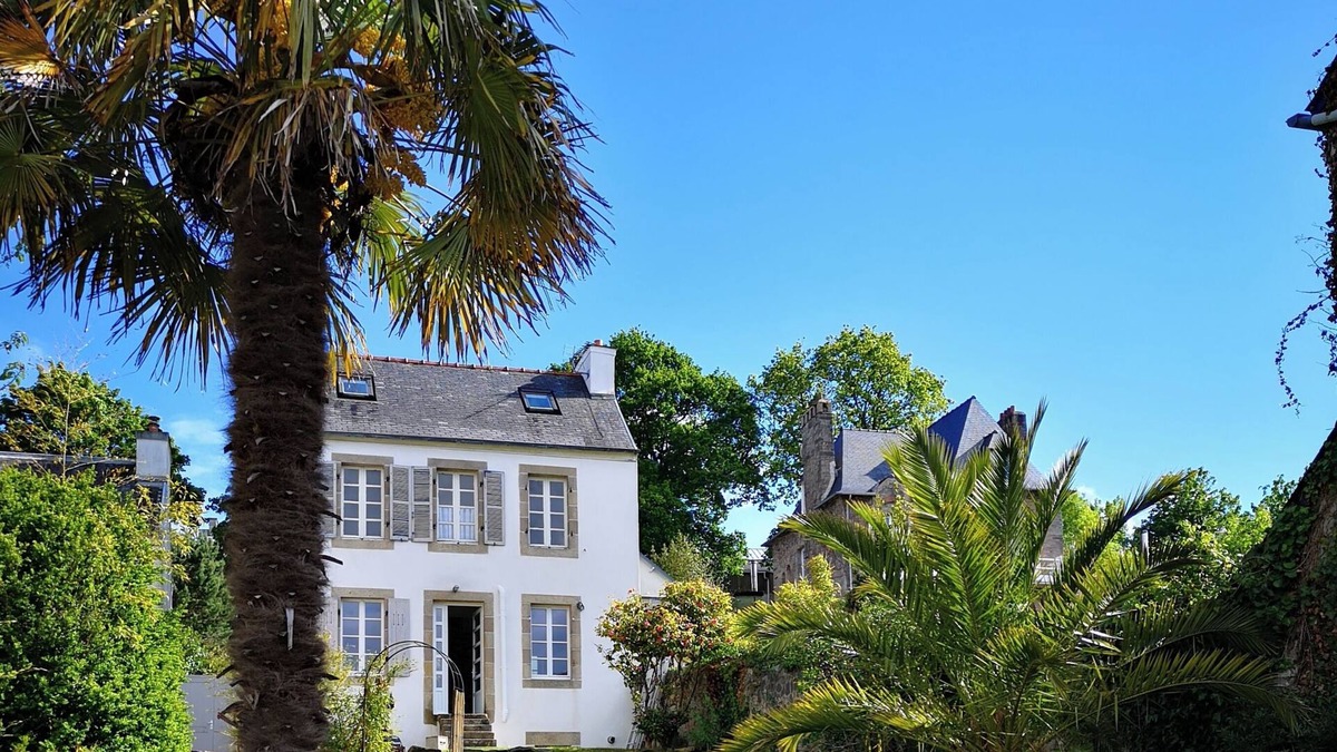 Morlaix House | The Blue Garden - Long term possible