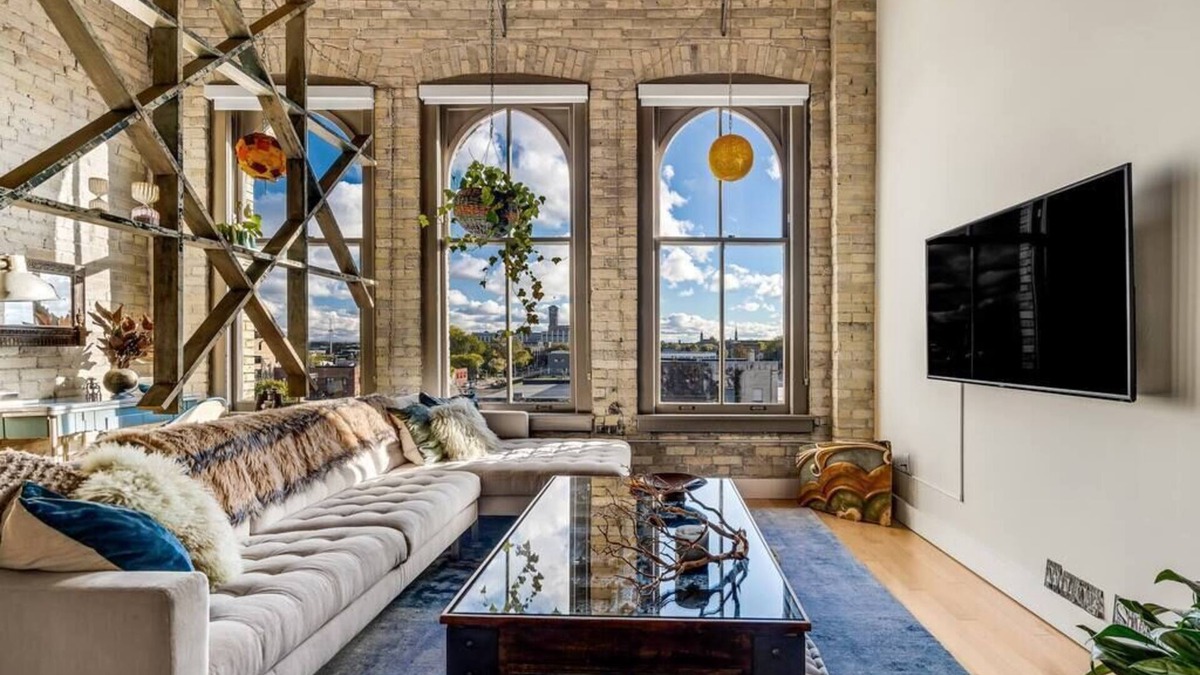 Fifth Ward Apartment | The Blue Goat | side by side vintage feel apts
