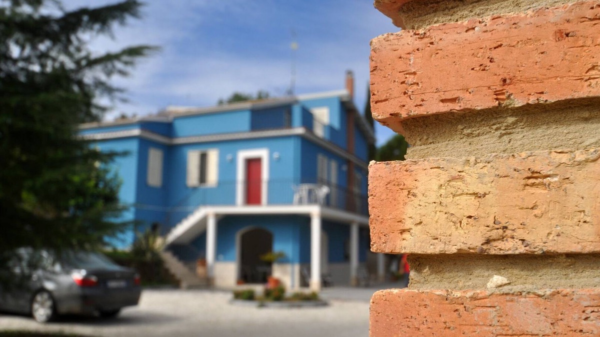 Mirabella Imbaccari Villa | The Blue House in the Heart of Sicily between Piazza Armerina and Caltagirone
