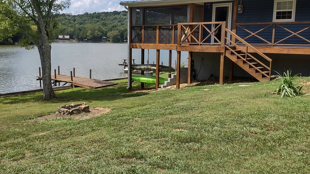 Kelso Cottage | The Blue Heron - Lake Side Chalet