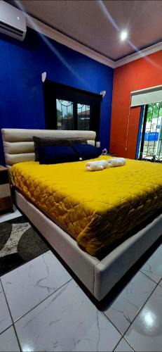 Puerto Barrios Apartment | The blue house