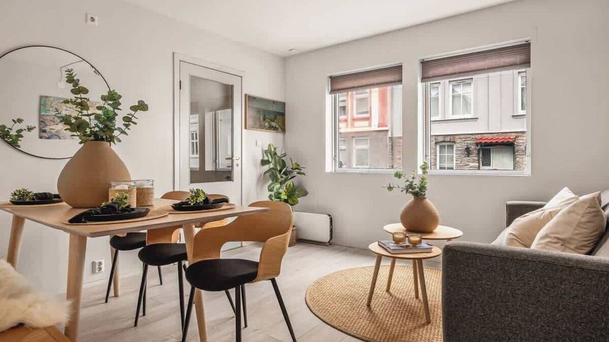 Bergenhus House | The Blue House I 700m to Bryggen & Street Parking