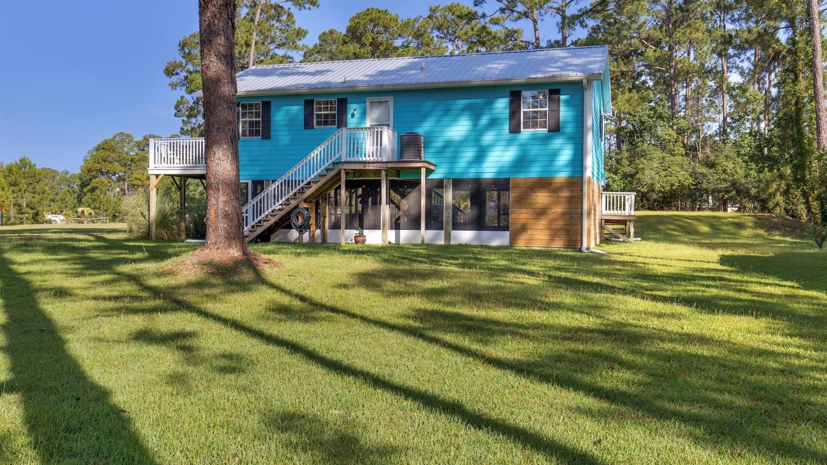 Theodore House | The Blue House~Private Waterfront~Boat Slip~Kayaks