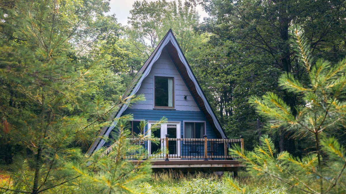 Jay Cabin | The Blue Jay A Frame