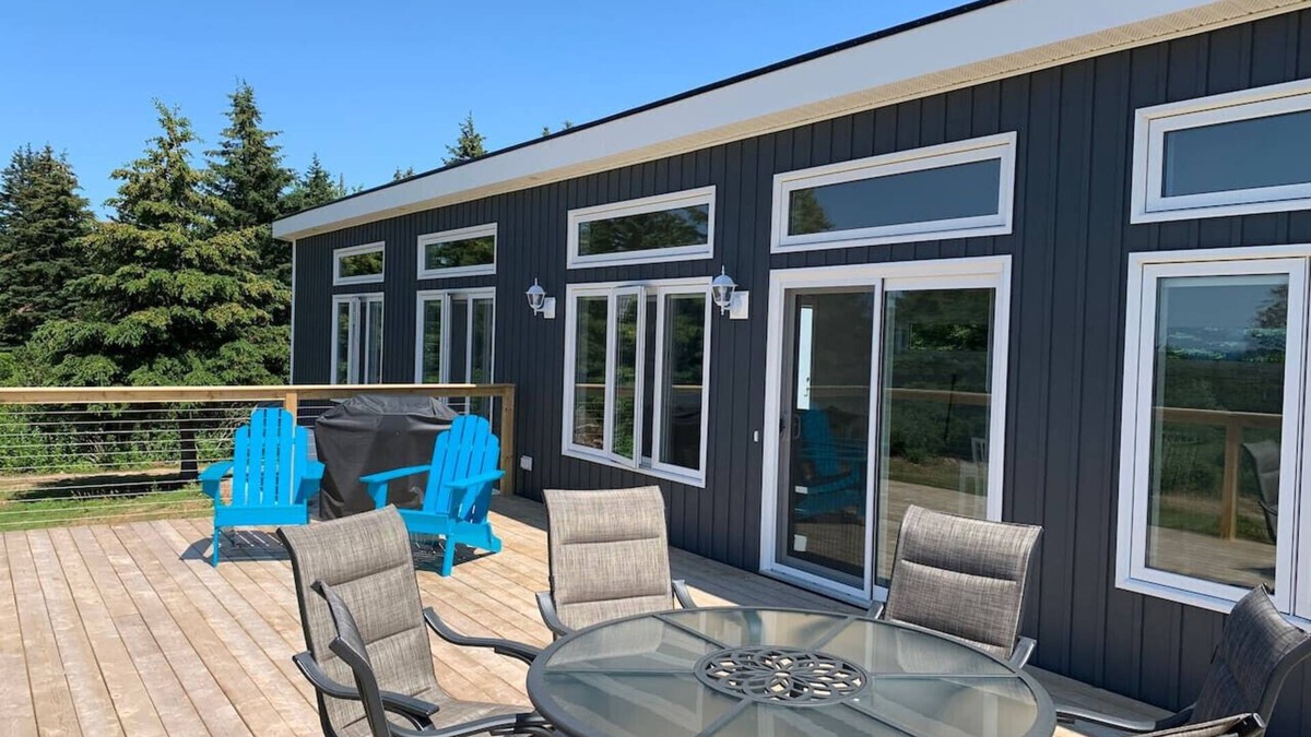 Colindale House | The Blue Pearl: 3 - Bedroom Executive Class Villa