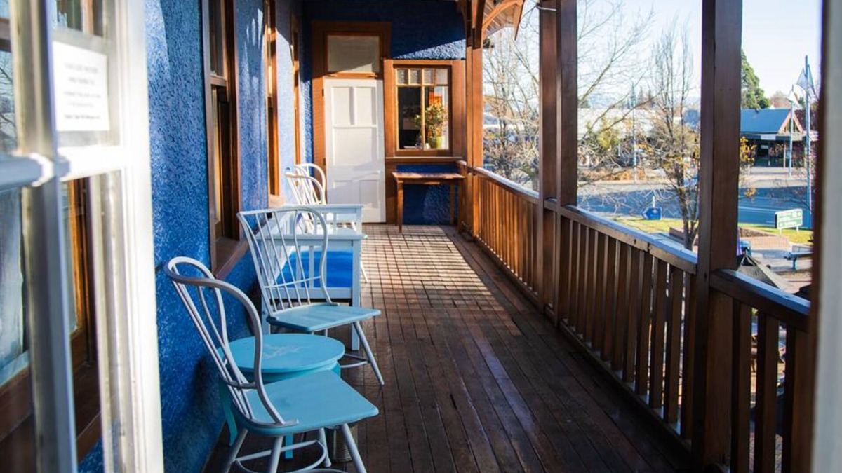 Methven Hotel | The Blue Pub